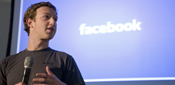 Mark Zuckerberg, fundador do Facebook, em coletiva de imprensa na sede da empresa na Califórnia