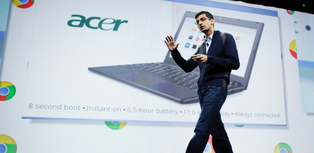Sundar Pinchai, vice-presidente de produtos do Google, apresenta linha de Chromebooks, laptops com o sistema operacional Chrome OS; novidade chegará no mês de junho