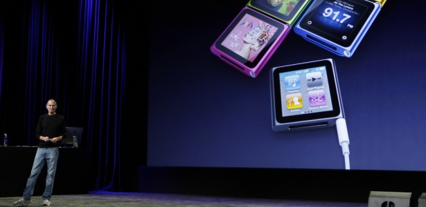 Steve Jobs durante lançamento da nova linha de iPods