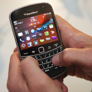 Usuários do BlackBerry poderão baixar US$ 100 em aplicativos como compensação pelos dias de interrupção do serviço de dados pela RIM - Mark Blinch/Reuters