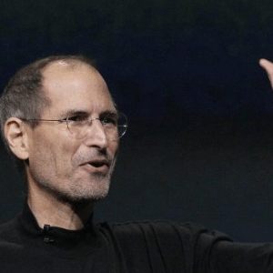 Steve Jobs, cofundador da Apple morto em 2011, fez reunião com Samsung antes do lançamento do smartphone Galaxy S, segundo fontes - Reprodução
