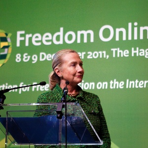 Hillary Clinton faz discurso durante a Conferência sobre Liberdade na Internet na Holanda - Jerry Lampen/EFE